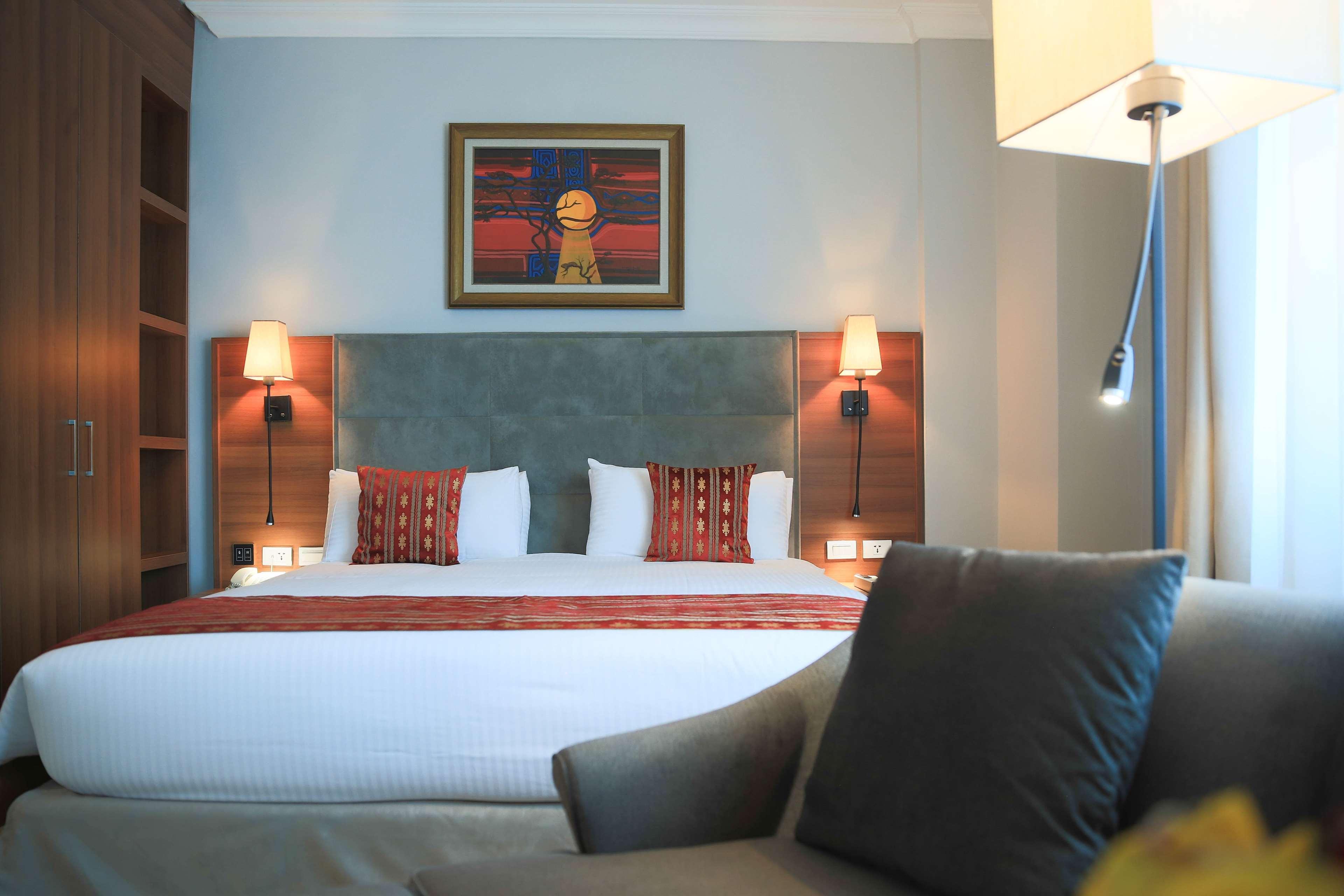 Swiss Inn Nexus Hotel Аддис-Абеба Экстерьер фото