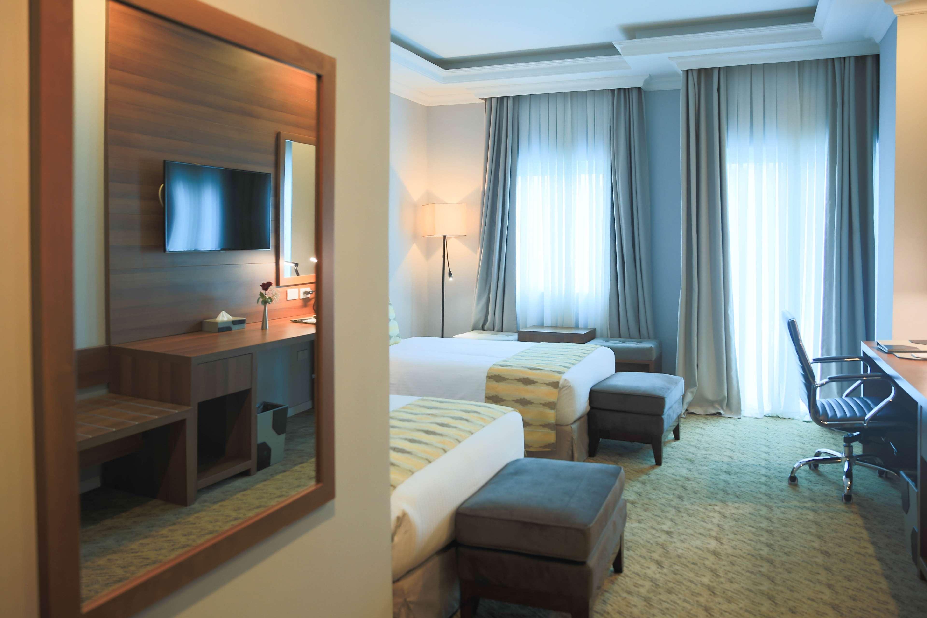 Swiss Inn Nexus Hotel Аддис-Абеба Экстерьер фото