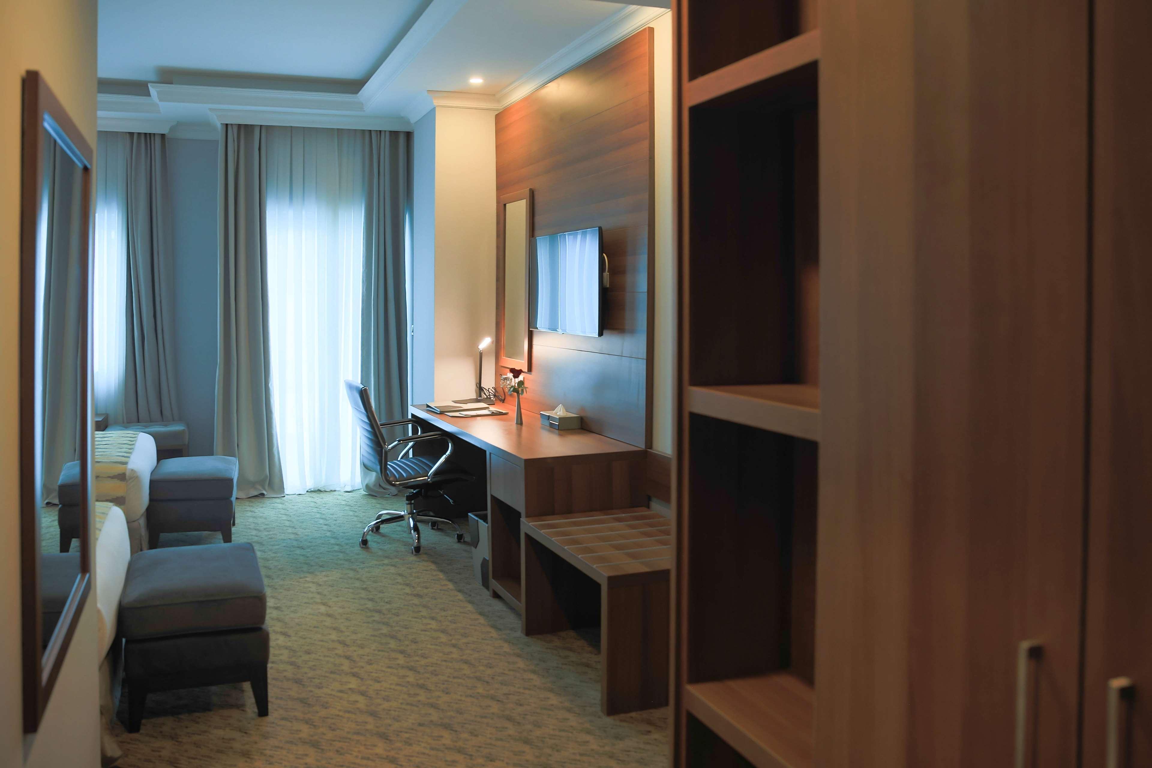 Swiss Inn Nexus Hotel Аддис-Абеба Экстерьер фото